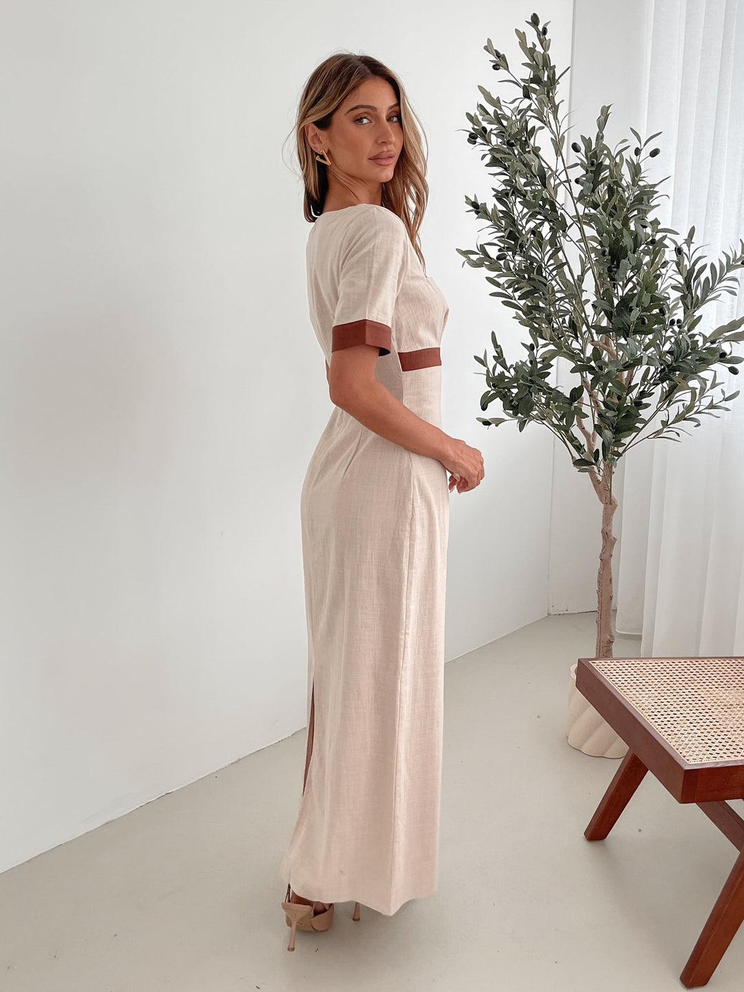 Dames | Adrianne Jurk | Vierkante Halslijn | Korte Mouwen | Rechte Rok | Maxi Lengte