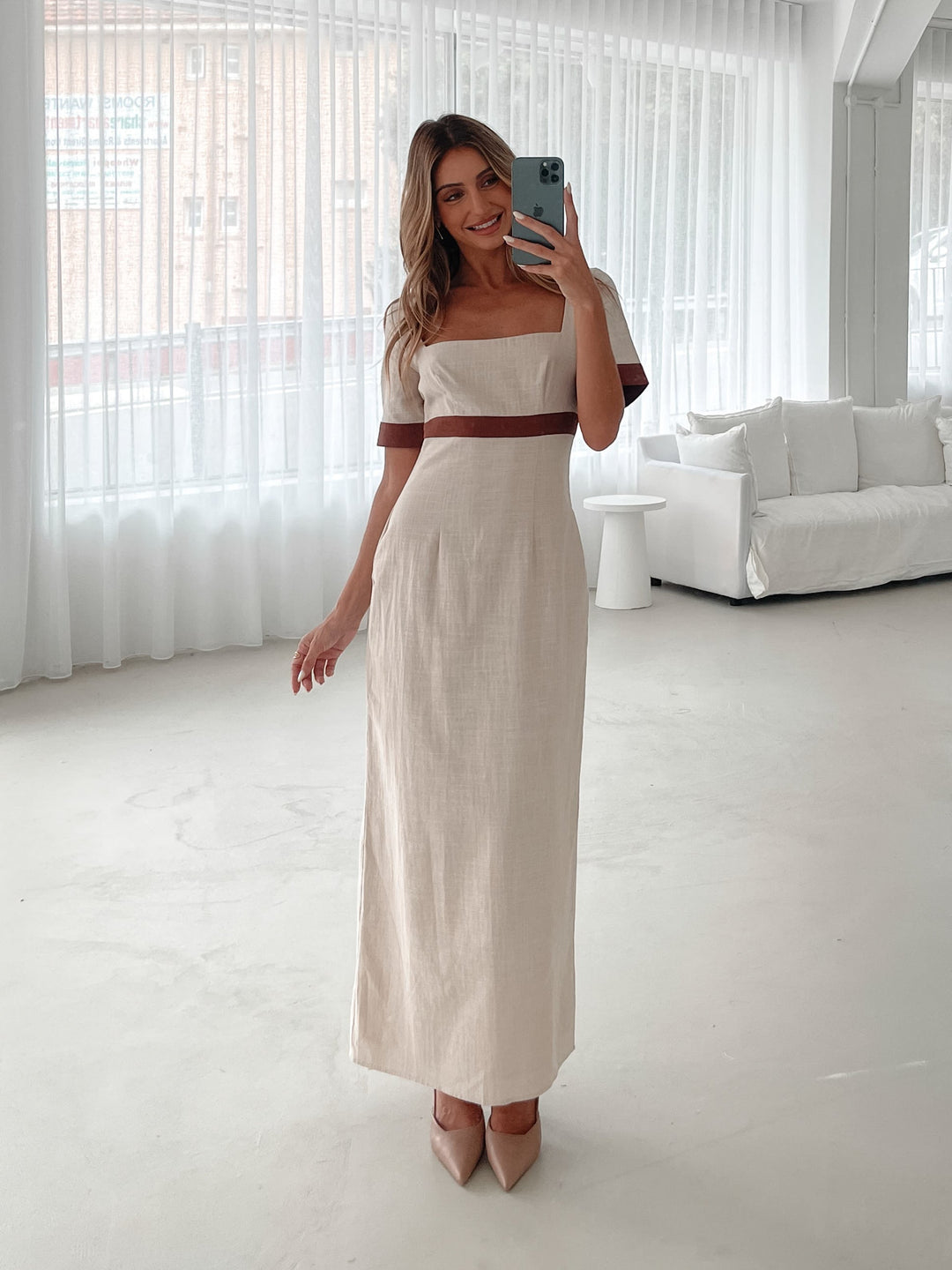 Dames | Adrianne Jurk | Vierkante Halslijn | Korte Mouwen | Rechte Rok | Maxi Lengte