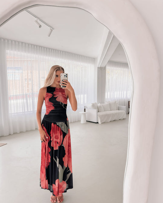 Dames | Balayage Jurk | Bootnek | Gerimpelde Details | Vloeiende Rok | Maxi Lengte