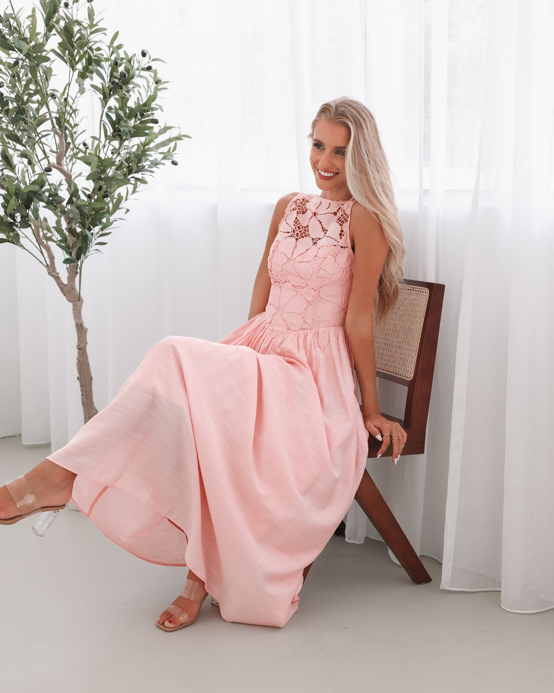 Dames | Contessa Jurk | Mouwloos | Bootnek | Kant Lijfje | Maxi Lengte