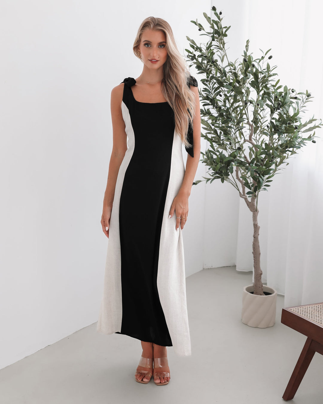 Dames | Morticia Jurk | Fit-and-Flare | Ronde Halslijn | Zelfbindende Bandjes | Maxi Lengte