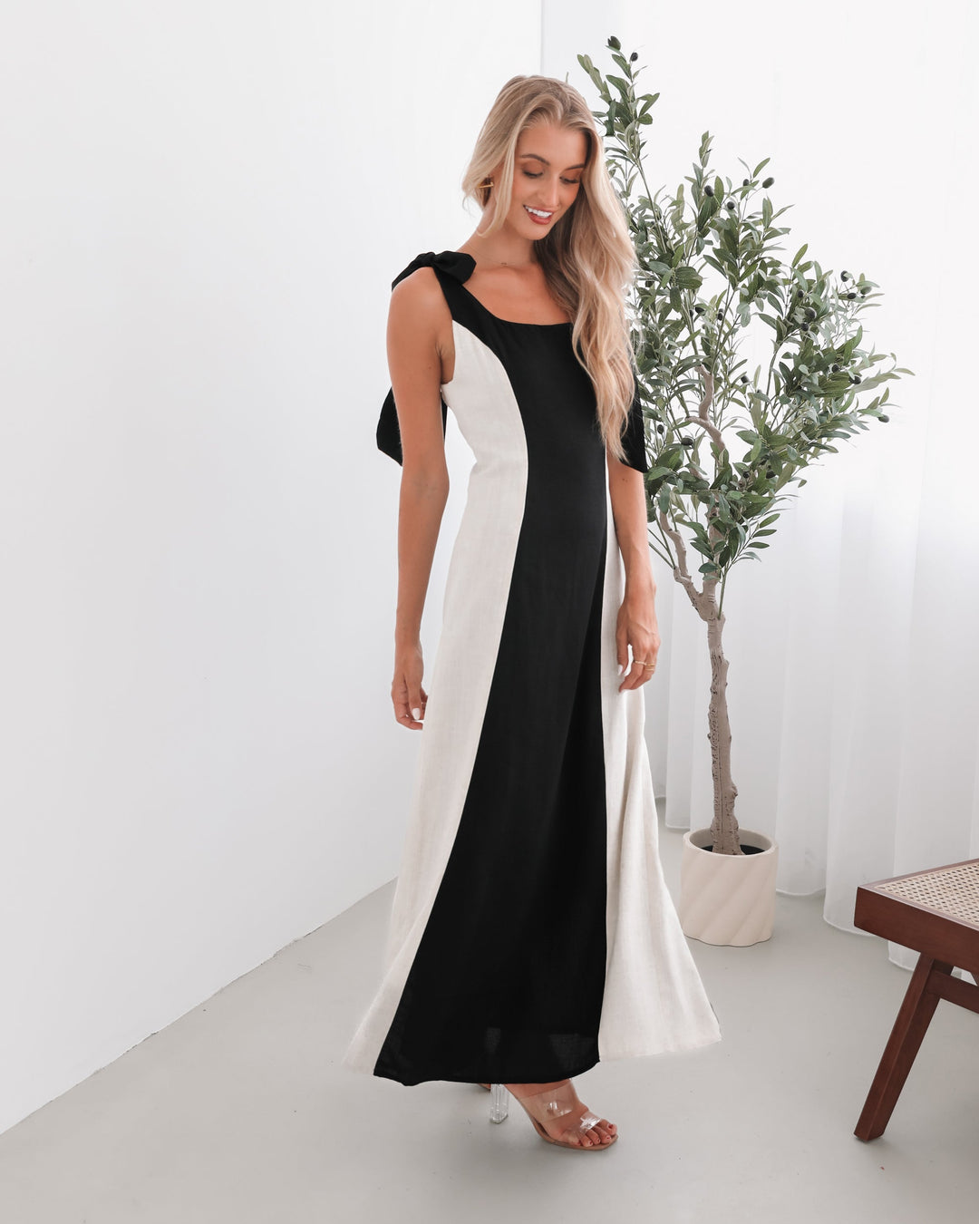Dames | Morticia Jurk | Fit-and-Flare | Ronde Halslijn | Zelfbindende Bandjes | Maxi Lengte