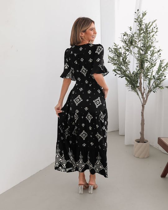 Dames | Ortensia Jurk | Zwart Print | V-Hals | Korte Flodder Mouwen | Midi Lengte