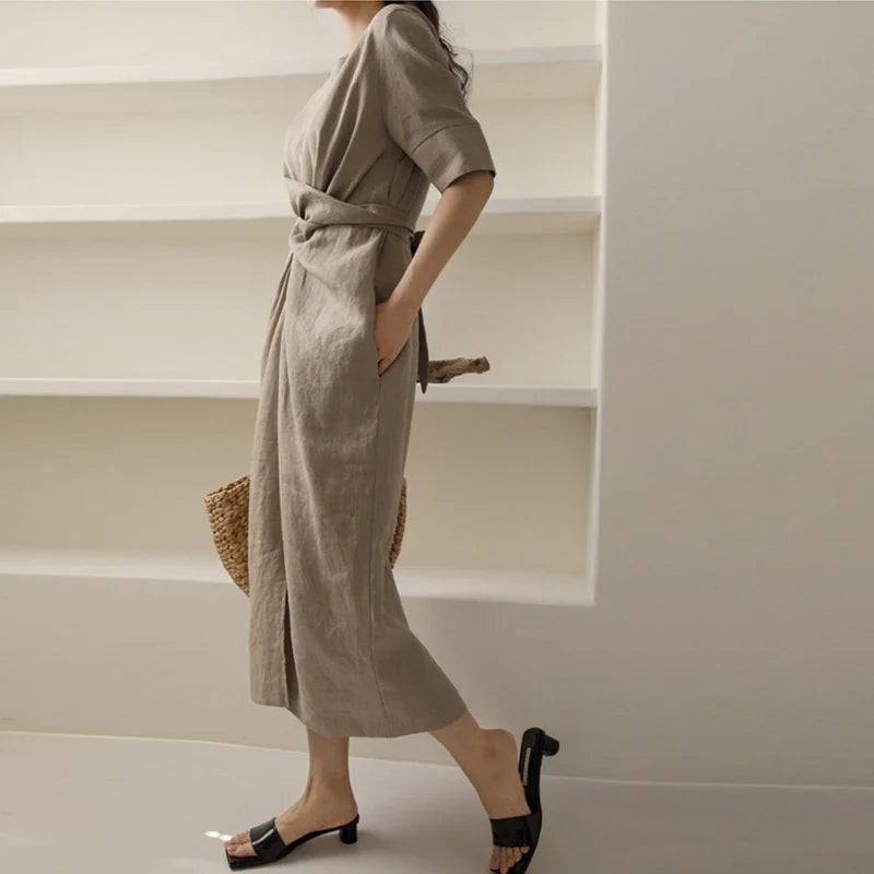 Dames midi linnen jurk met plooien in de taille