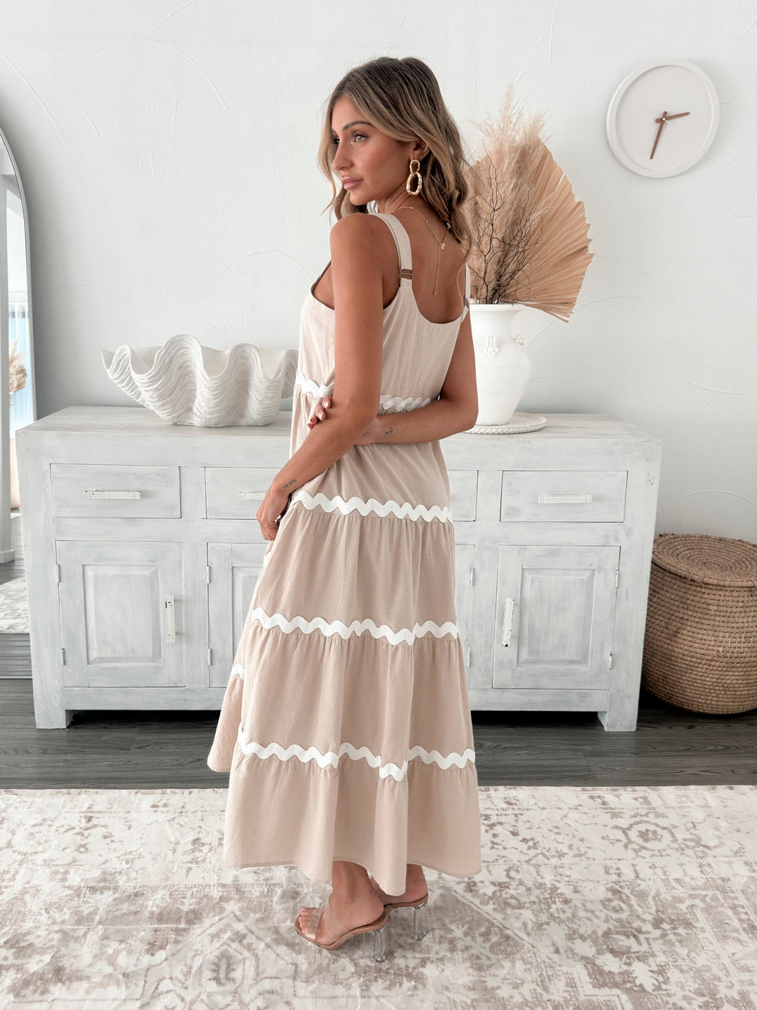 Dames | Taline Jurk | Beige Multi | Brede Banden | Vierkante Halslijn | Maxi Lengte