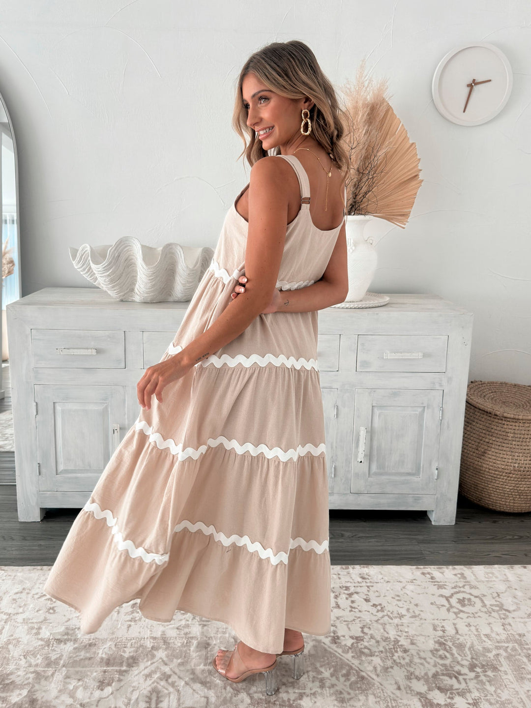 Dames | Taline Jurk | Beige Multi | Brede Banden | Vierkante Halslijn | Maxi Lengte