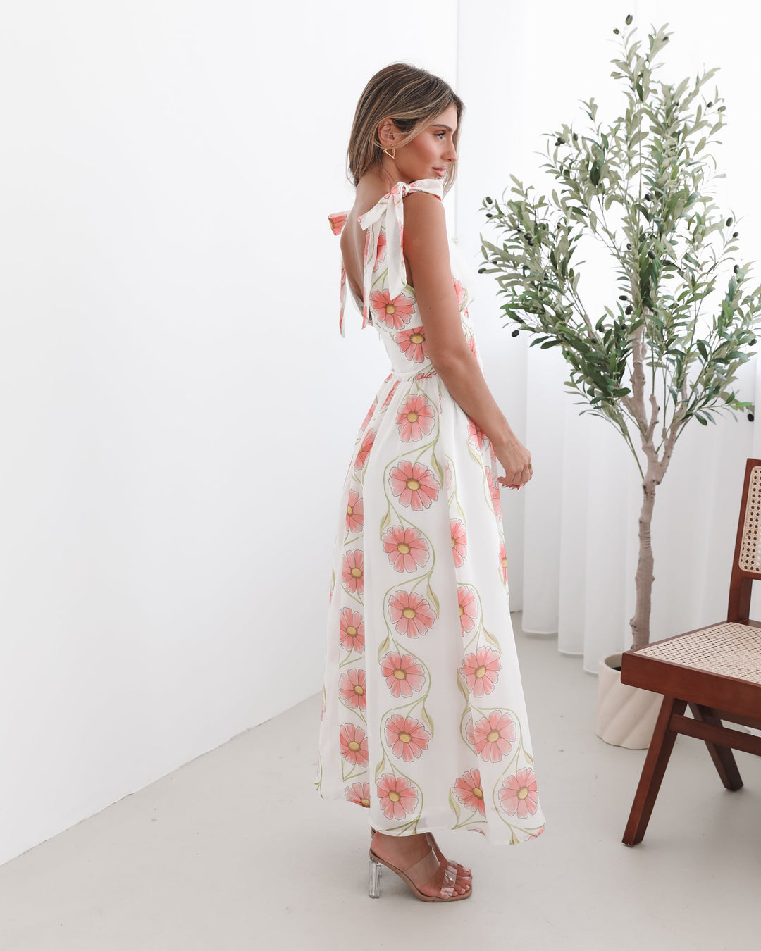 Dames | Vivia Jurk | Strikbandjes | Diepe Halslijn | Smocking Taille | Maxi Lengte