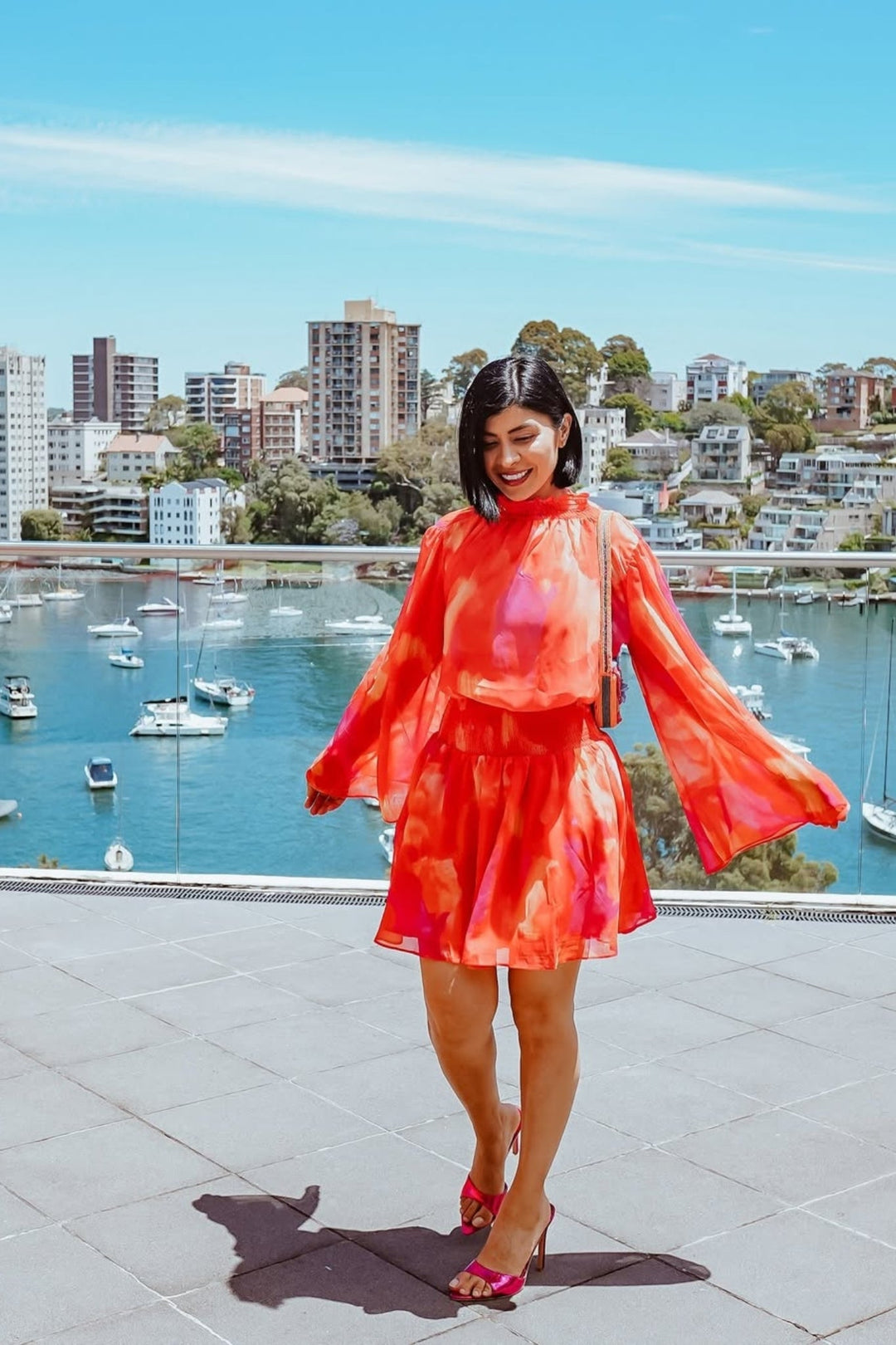 Dames | Daenerys Jurk | Oranje Print | Hoge Halslijn | Trompetmouwen | Mini Lengte